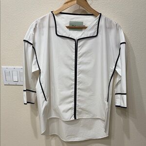 The LOOM Crisp White Cotton Blend Blouse Black Piping—BEAUTIFUL—Summer-Like New